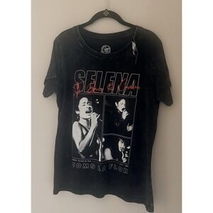 Size: 1X Selena Queen of Cumbia Como La Flor Distress Black Graphic Tee Shirt